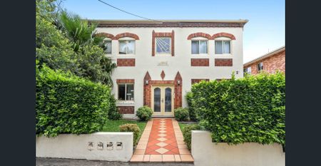 2-Bedroom Art Deco Gem | 7 Minute Walk to Strathfield Station - Photo 2