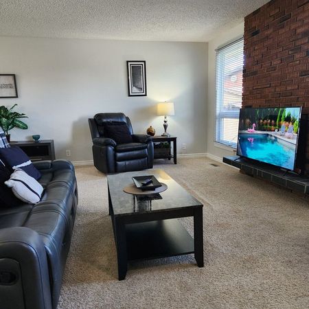 19 Newcombe Cres. Main Floor - Photo 3