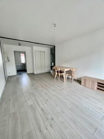 Location Appartement 4 pièces 92m² TROYES 10000 - Photo 2