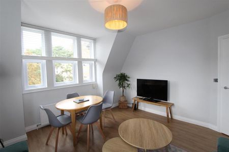 2 bedroom apartment to rent - Photo 3