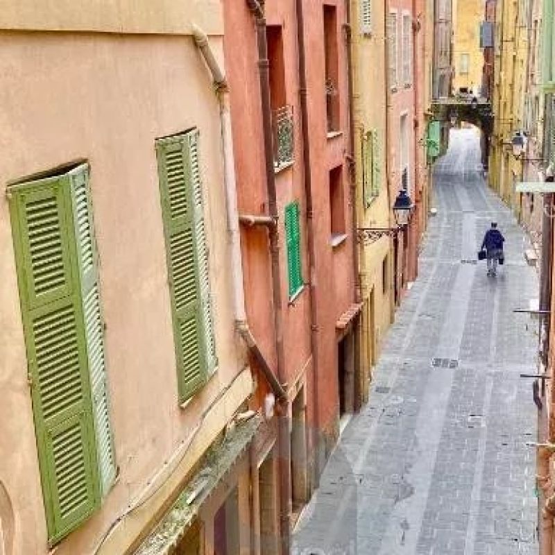 Location Meublée - Menton vieille ville - 2 pièces - Photo 1