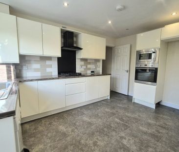 Halifax, Hipperholme - Photo 6