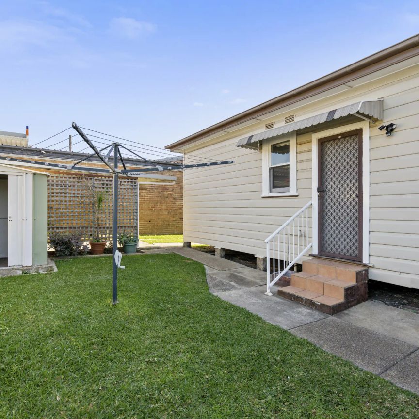 1 Vere Road, Adamstown. - Photo 1