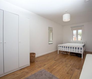 4 bedroom semi-detached house to rent - Photo 2