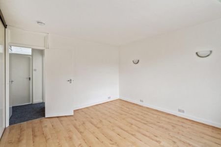 2 bedroom maisonette to rent - Photo 3