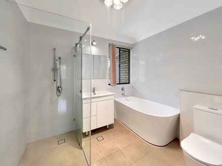 12/2 Durham Close, North Ryde NSW 2113 - Townhouse For Rent | Domain - Photo 5