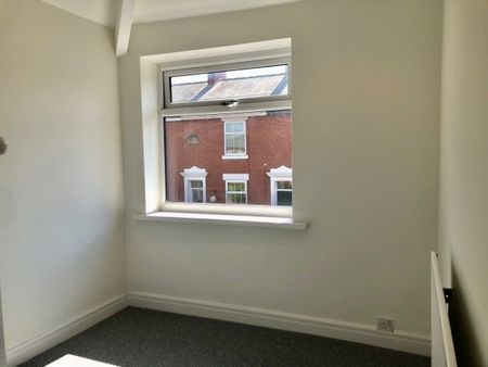 Cowling Lane, Leyland - Photo 3
