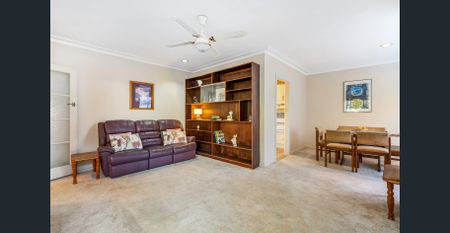 Spacious 4 Bedroom home in a fabulous location - Photo 4