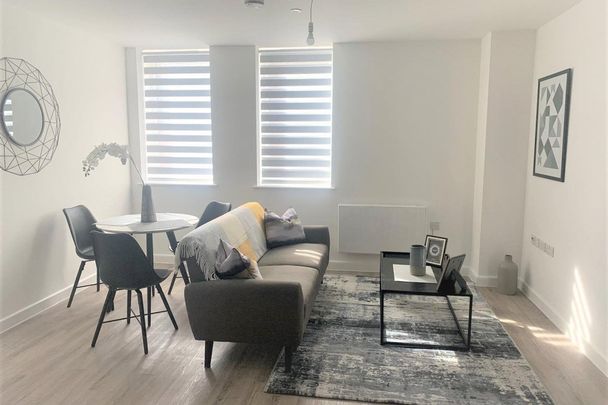 Broadway, Peterborough - Photo 1