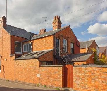 Monkston - Lovely Bedroom Home Close With Garden & Parking, MK10 - Photo 3