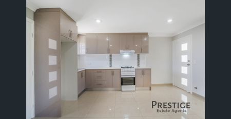 Modern Family Residence! - Photo 4