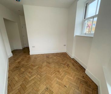 3 bedroom flat to rent - Photo 2