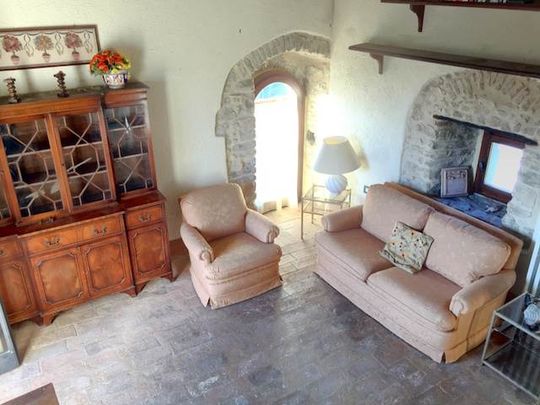 Torre antica con giardino in affitto - Photo 1