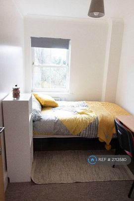 3 bedroom flat to rent - Photo 1