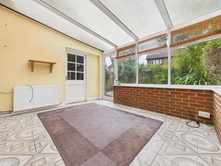 2 bedroom semi-detached house to rent - Photo 5