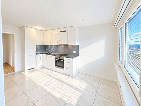 Top Sanierte 5.5 ZIMMERWOHNUNG mit grossen Spielplatz! - Photo 2