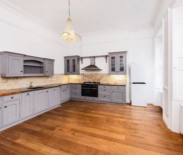 4 bedroom apartment to rent - Photo 3