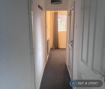 2 bedroom semi-detached house to rent - Photo 6