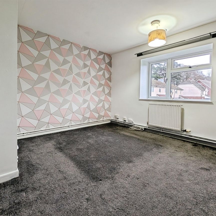 Byron Road, SO19 - Photo 1