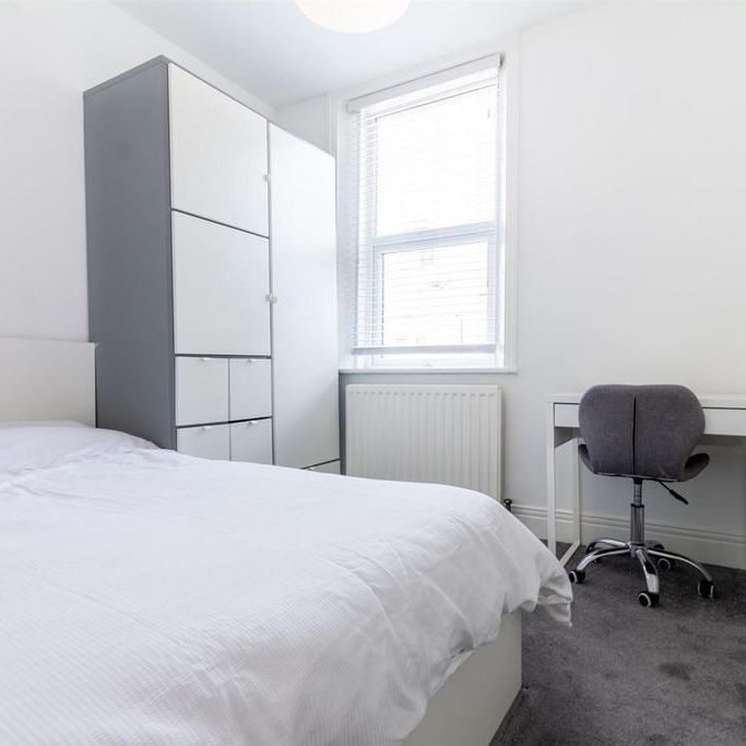 1 bedroom in a house share to rent - Photo 1