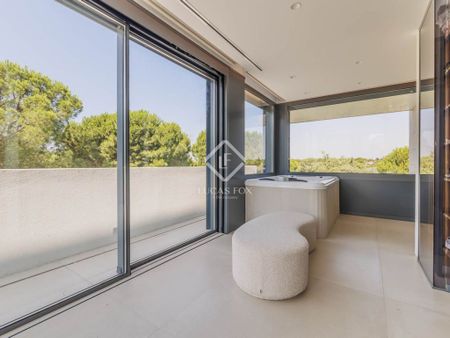 Luxury Villa for rent in Pozuelo de Alarcón, Autonomous Region of Madrid - Photo 3