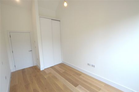 Chi Kober, North Quay, Hayle, Cornwall, TR27 - Photo 3