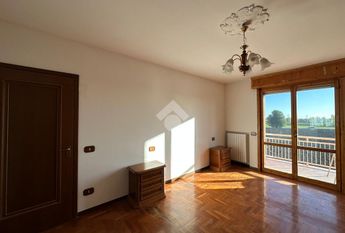 Porzione di bifamiliare in affitto