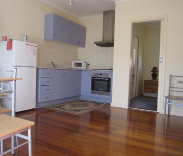 Charming One-Bedroom Villa - Photo 6