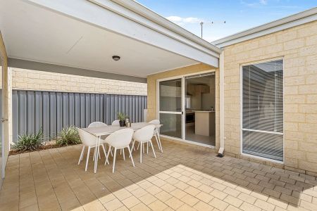 Modern Living in Hammond Park - Photo 3