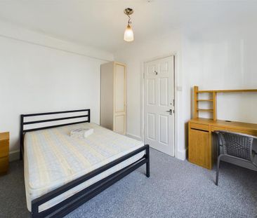 5 bedroom terraced house to rent - Photo 4