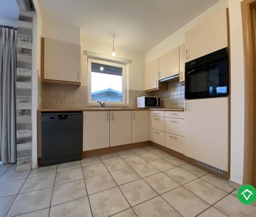 Alleenstaande woning met 3 slaapkamers en garage te Eernegem - Photo 3