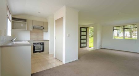 Modern Home in Manurewa - Photo 2