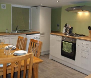 1 bedroom in a house share to rent - Photo 6