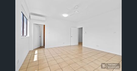 Wonderful Whitfield - Photo 2