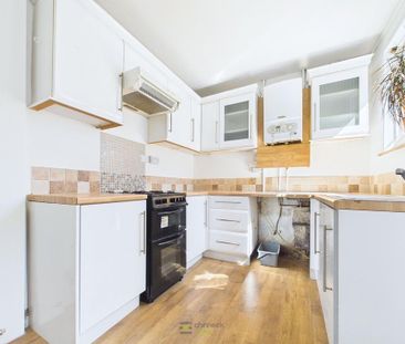 2 bedroom terraced house to rent - Photo 4