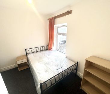 4 bedroom house of multiple occupation to rent - Photo 4