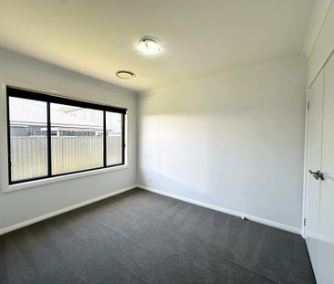 Stylish & Spacious Family Home - Photo 4