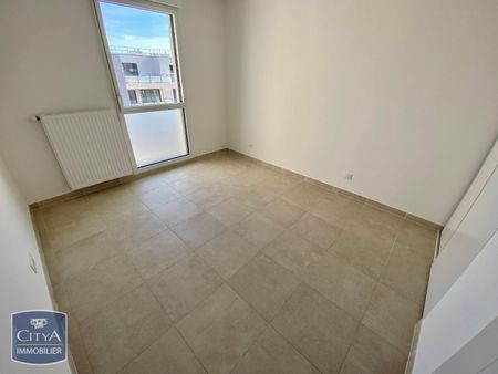 Location Appartement 3 pièces 65m² HYERES 83400 - Photo 3