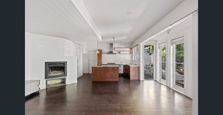 In The Heart of South Melbourne - Photo 2