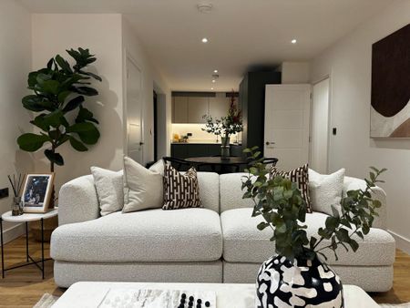 3 bedroom flat to rent - Photo 2