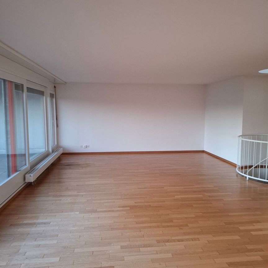 Sanierte Duplex-Wohnung mit schöner Weitsicht! - Photo 1