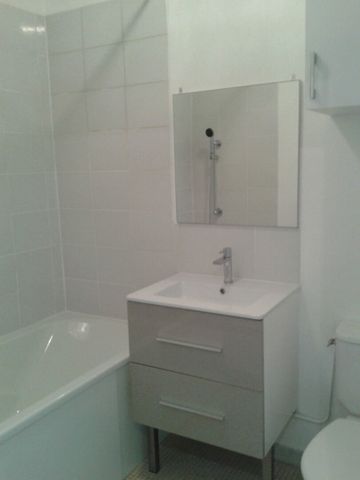 Location Appartement 2 pièces 42m² - Photo 3