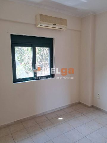Studio/Γκαρσονιέρα για ενοικίαση Κέντρο (Ρίο) - Photo 4