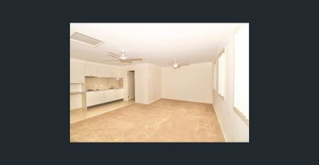 Beautiful studio for rent In The Ponds! - Photo 3