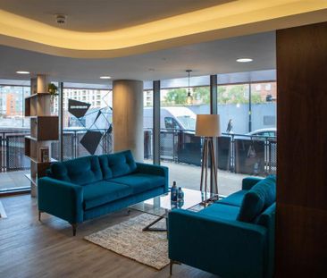 2 bedroom penthouse to rent - Photo 2