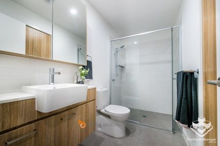 Modern spacious unfurnished apartment, 2 carspace, 2 bedrooms, 2 bathrooms - Photo 5