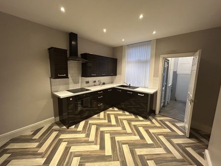 Nowell Place, Harehills, LS9 - Leeds - Photo 4