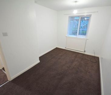 2 bedroom semi-detached bungalow to rent - Photo 2