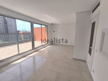 Alquiler de ático en Calle de Sor Ángela de la Cruz - Foto 3