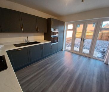3 bedroom House To Let - Photo 3